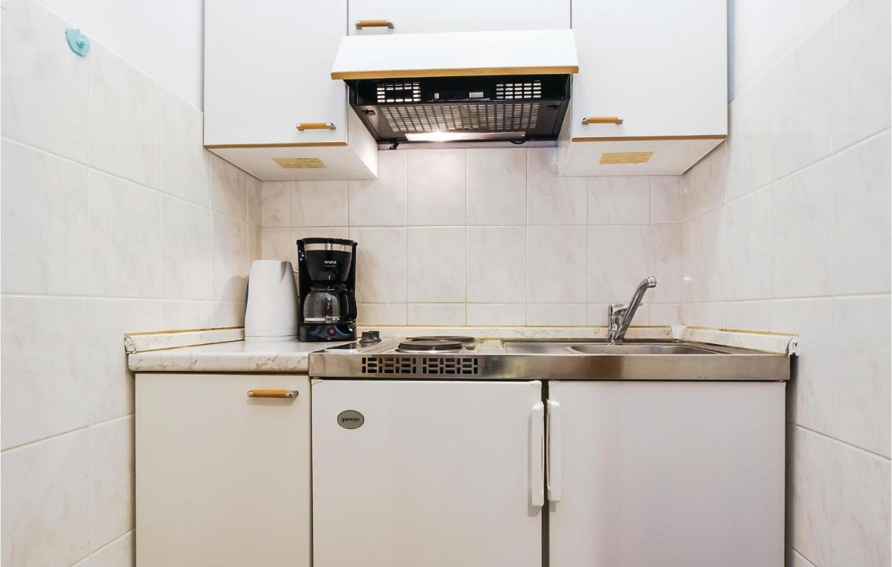 Cozy Apartment In Lokva Rogoznica With Wifi Esterno foto
