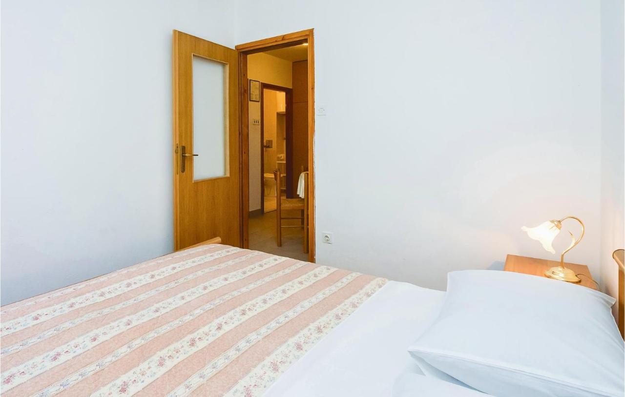 Cozy Apartment In Lokva Rogoznica With Wifi Esterno foto