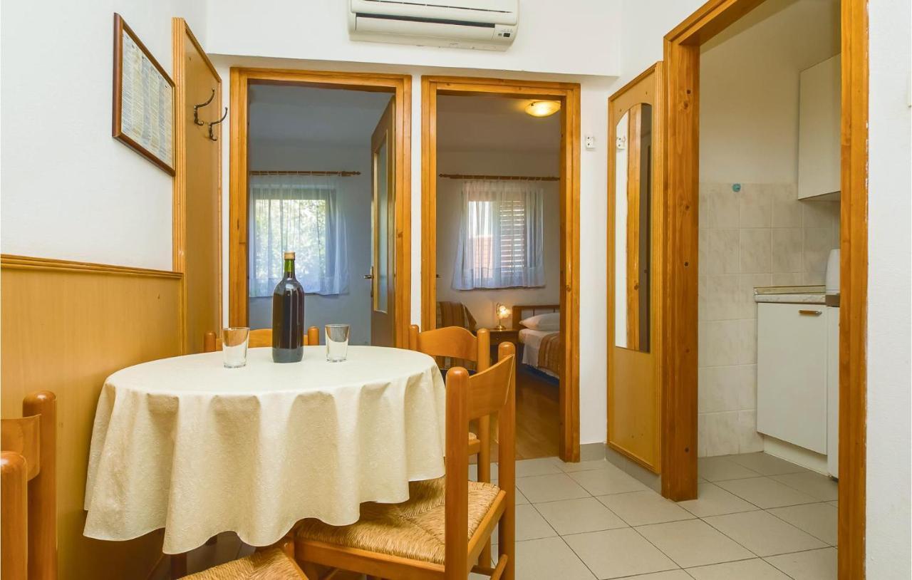 Cozy Apartment In Lokva Rogoznica With Wifi Esterno foto