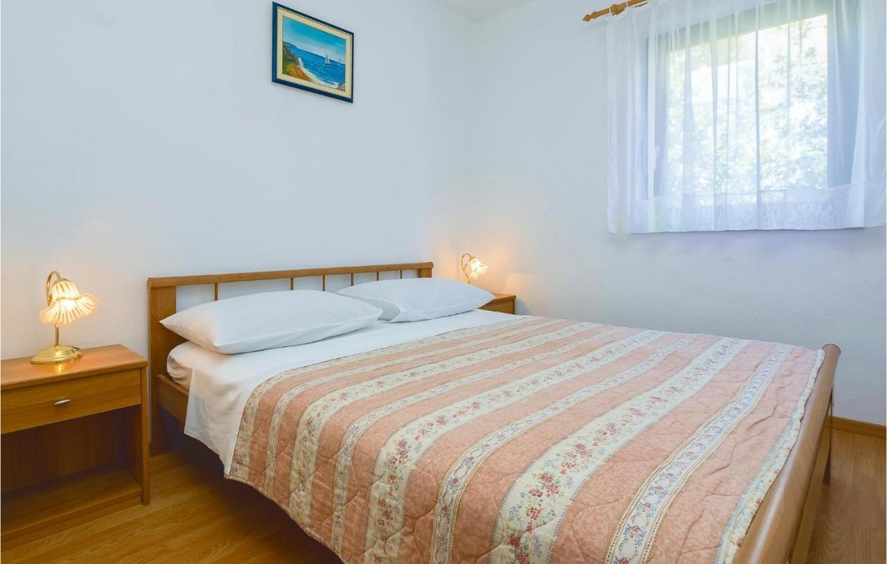 Cozy Apartment In Lokva Rogoznica With Wifi Esterno foto