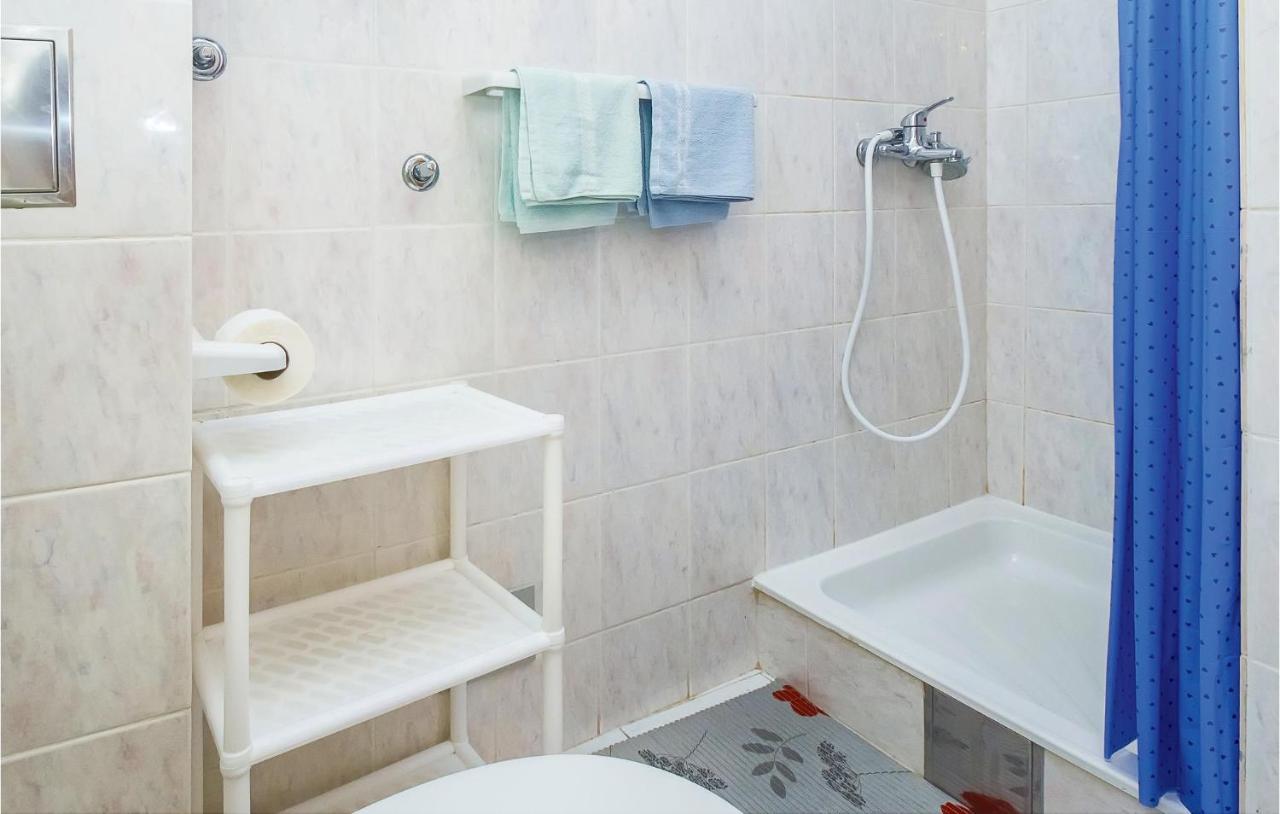 Cozy Apartment In Lokva Rogoznica With Wifi Esterno foto